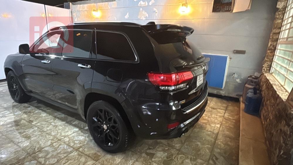 جیپ گراند شیرۆکی